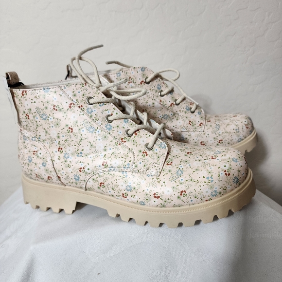 NWT ARIZONA JEAN CO. Falcon Anle boots - Picture 2 of 7